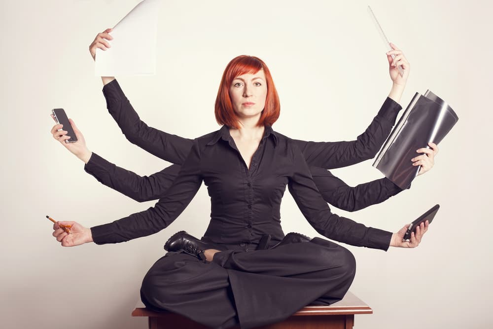 <b>Salud - </b>
<br>Empieza una temporada de mucho ajetreo y complicaciones en tu escenario cotidiano así que ve organizando tus horarios de modo tal que no te encuentres sin saber qué hacer y tu tiempo se diluya en muchas actividades que afecten tu salud.