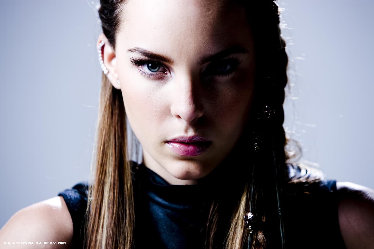 Pero los problemas de Belinda con Twitter no son nuevos, cuando recién comenzaba su romance con Giovani Dos Santos, Belinda solía poner mensajes de apoyo a su novio en Twitter.