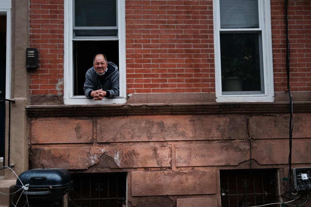 <a href="https://www.usatoday.com/story/news/nation/2021/09/08/what-least-expensive-zip-codes-america-real-estate-covid/5769847001/" target="_blank">24/7 Wall St. revisó los datos proporcionados por ATTOM Data Solutions</a>, un proveedor de datos de bienes raíces y propiedades y determinó:
<br>
<br>
<b>Puesto número 11.</b>
<br>
<br>1. Código postal: 19140.
<br>2. Ubicación: Filadelfia, Pensilvania.
<br>3. Precio medio de venta de la vivienda: 48.250 dólares.
<br>4. Ingreso medio por hogar: $22,790.
<br>
<br>El código postal 19140 de Filadelfia tuvo algunos de los precios de venta de viviendas más bajos del país en 2020. Más de 600 unidades de vivienda de la zona se vendieron en el área el año pasado, y el precio medio fue de sólo $ 48,250 - menos de una quinta parte del precio medio nacional de venta de viviendas en 2020.