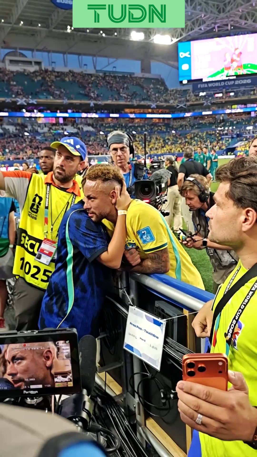 El momento más íntimo de Neymar tras el juego contra Escocia