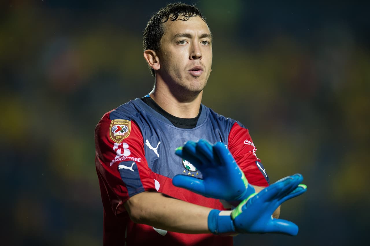 Marchesín se disculpa con Giovani dos Santos por llamarlo borracho