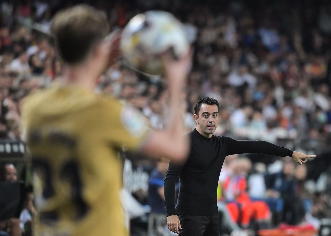 Barcelona venció de último minuto 0-1 al Valencia en Mestalla con un gol cardíaco de Robert Lewandowski; los Chés perdieron a Cavani por lesión.