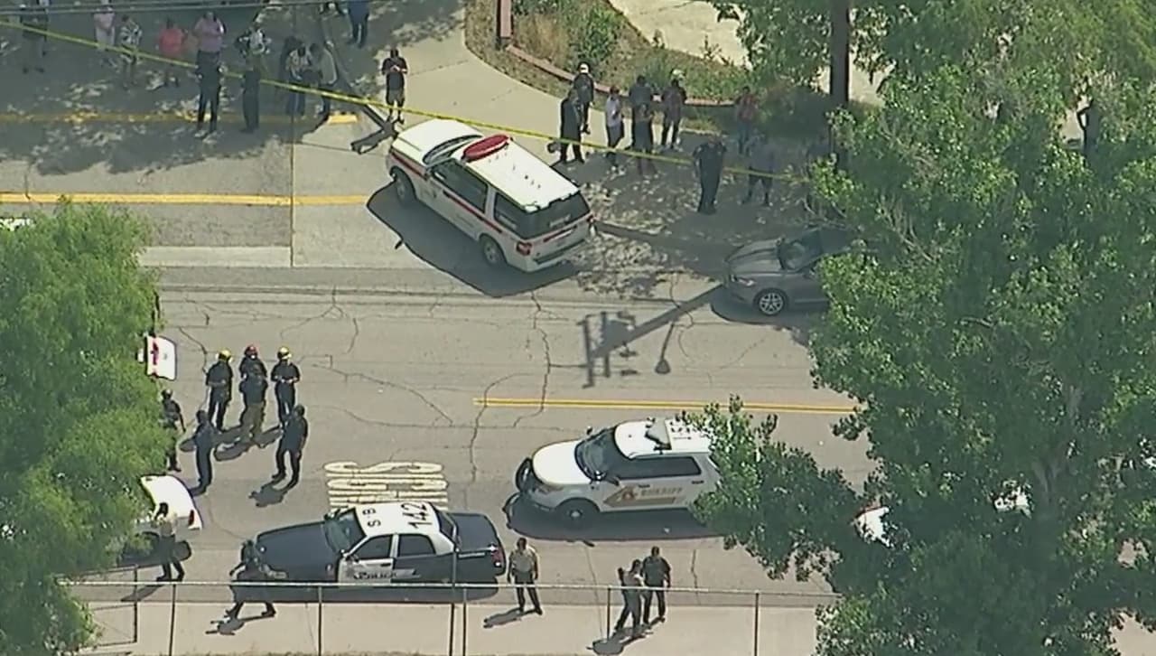 Oficiales del distrito escolar informaron que la escuela North Park permanecerá cerrada por al menos dos días mientras se lleva a cabo la investigación forense.