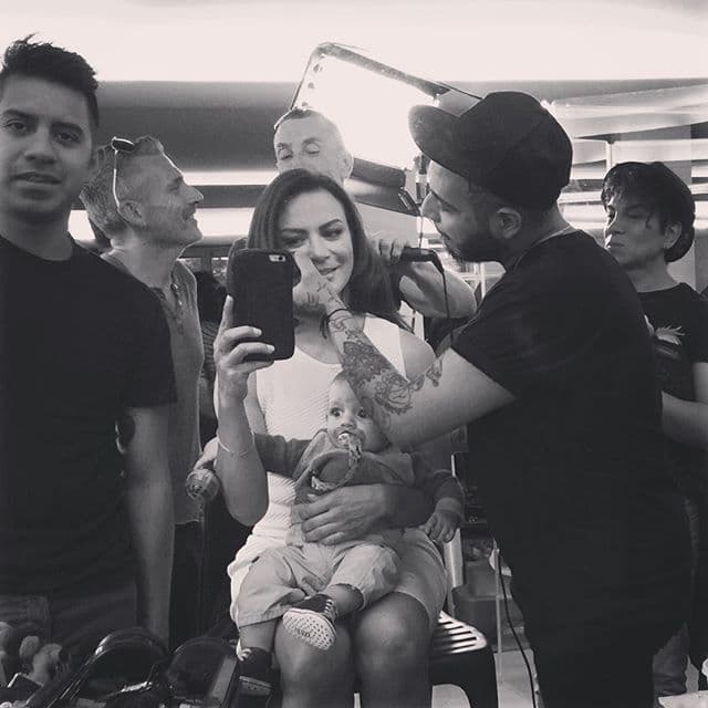 <b><a href="http://www.univision.com/temas/silvia-navarro">Silvia</a></b> y 
<b>León</b> son inseparables, cuando se trata de trabajar, los dos lo hacen con mucho profesionalismo.