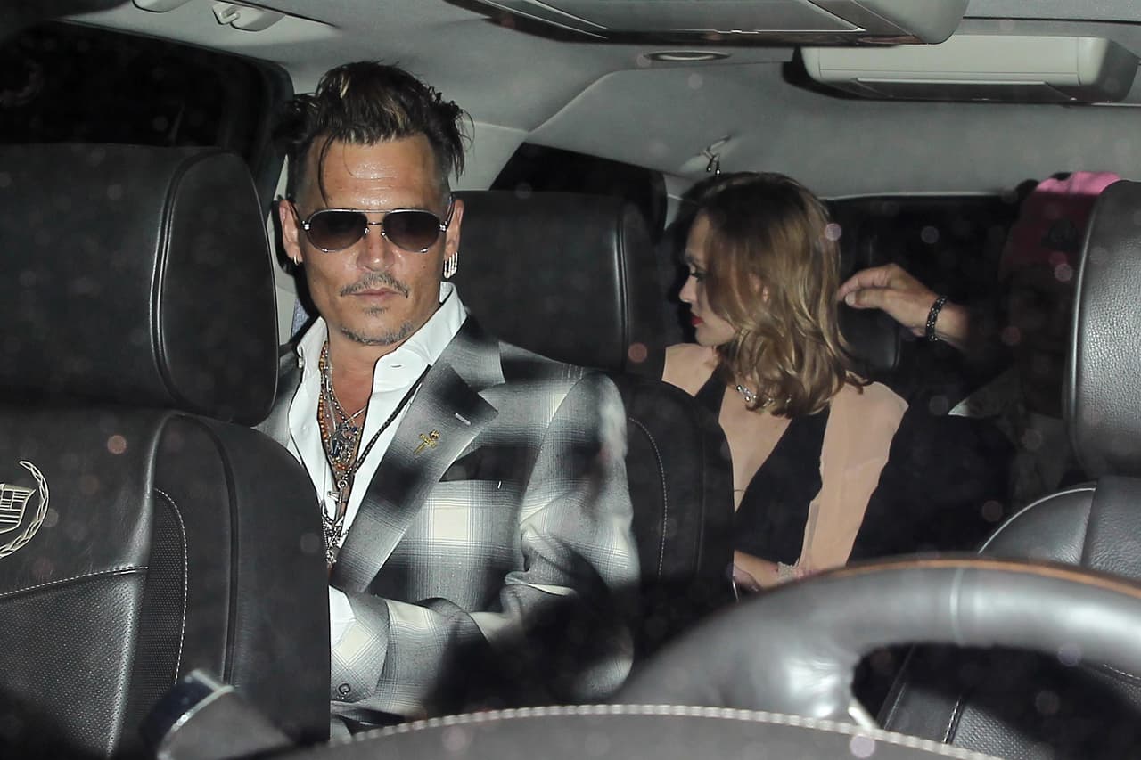 Johnny Depp cena con Lily-Rose y Jack.