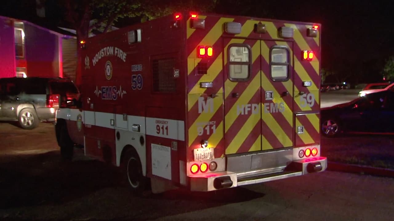 “
<b>Fue algo muy trágico</b>, en este momento estamos rezando por la familia”, indicó Cantú.
<br>