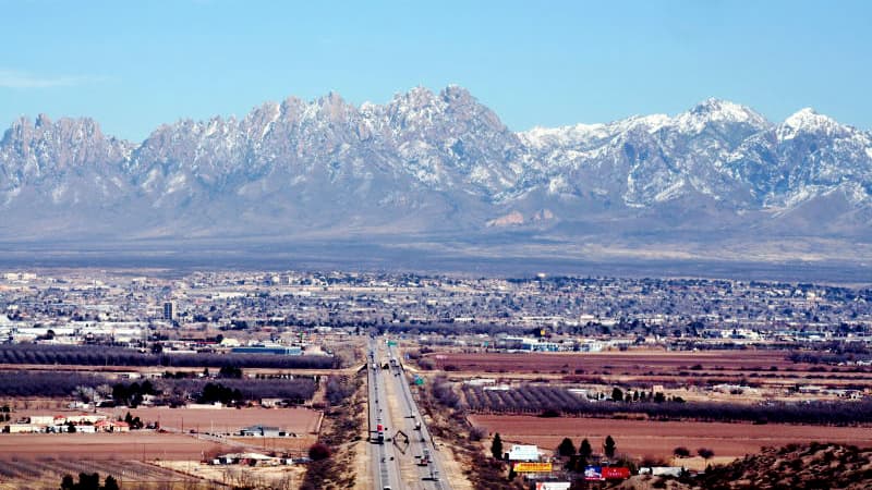 <h3 class="cms-H3-H3">Nuevo México</h3>
<br>En Nuevo México, donde la ley para emitir licencias fue aprobada en 2003, han intentado en varias ocasiones modificarla con más restricciones e incluso anularla. La ley permite que el Departamento de Vehículos Motorizados (DMV) acepte números de identificación de impuestos como sustituto para un número de seguro social, independiente del estatus migratorio.