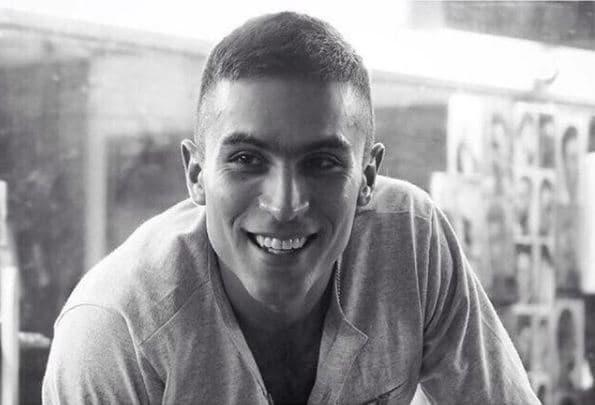 El actor fue identificado como el presunto homicida gracias a las cámaras de seguridad del hotel en el que sucedieron los hechos. La motocicleta y el casco, además de los testimonios de los empleados del lugar, fueron los elementos que se utilizaron para vincularlo con este crimen.