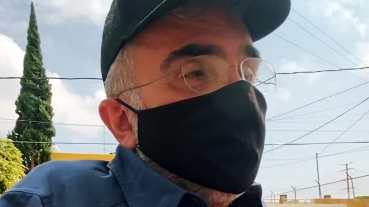 Vicente Fernández Jr. habla de las terapias y cuidados que está recibiendo su padre en el hospital