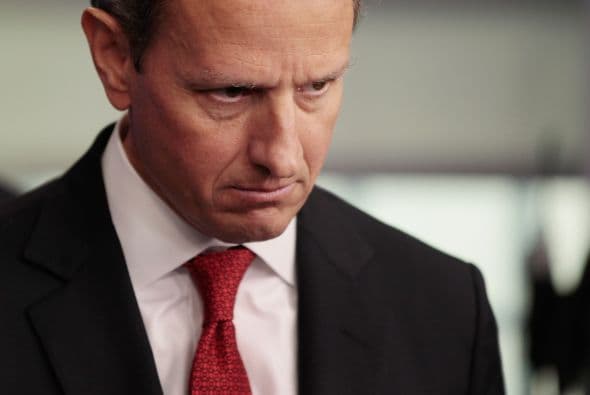 El ex Secretario del Tesoro, Timothy Geithner, responde preguntas de los periodistas sobre el plan de reducción del déficit federal propuesto por el presidente Barack Obama en la Casa Blanca el 19 de septiembre 2011 .