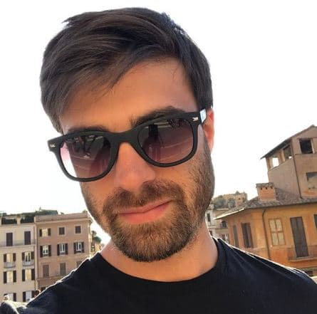 Pero recientemente Santiago tuvo una respuesta distinta cuando una reportera del programa 'De primera mano' lo cuestionó sobre si busca tener un romance con Geraldine Bazán.