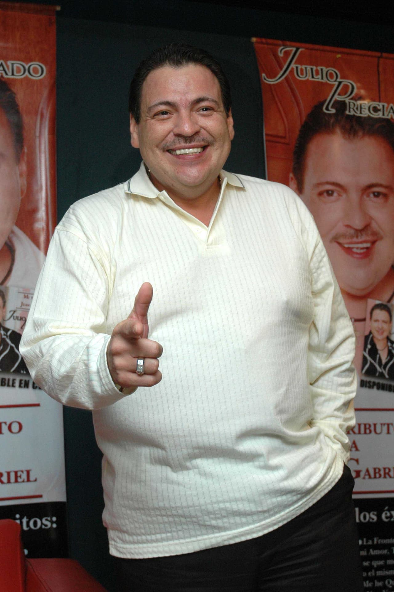 En pleno auge de la música quebradita, Julio Preciado se colocó como el mejor vocalista de banda en ese momento.