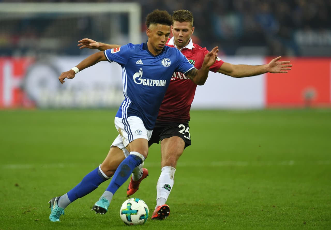 Schalke tropieza con el Hannover en pleno revuelo por Goretzka