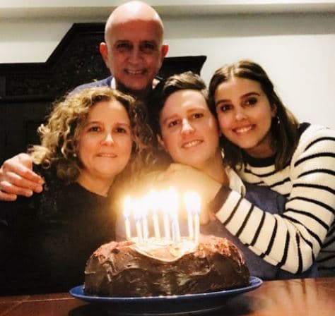 "¡Feliz cumple, mi niño Eduardo Gómez! ¡Te amo y deseo todo lo mejor siempre!", comentó la actriz de 27 años de edad.