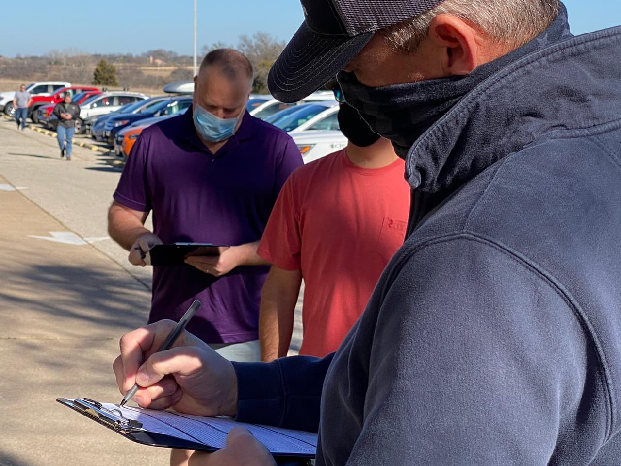 Desde que la vacuna llegó al norte de Texas las autoridades piden a aquellos que califican que se vacunen lo antes posible.
<br>
