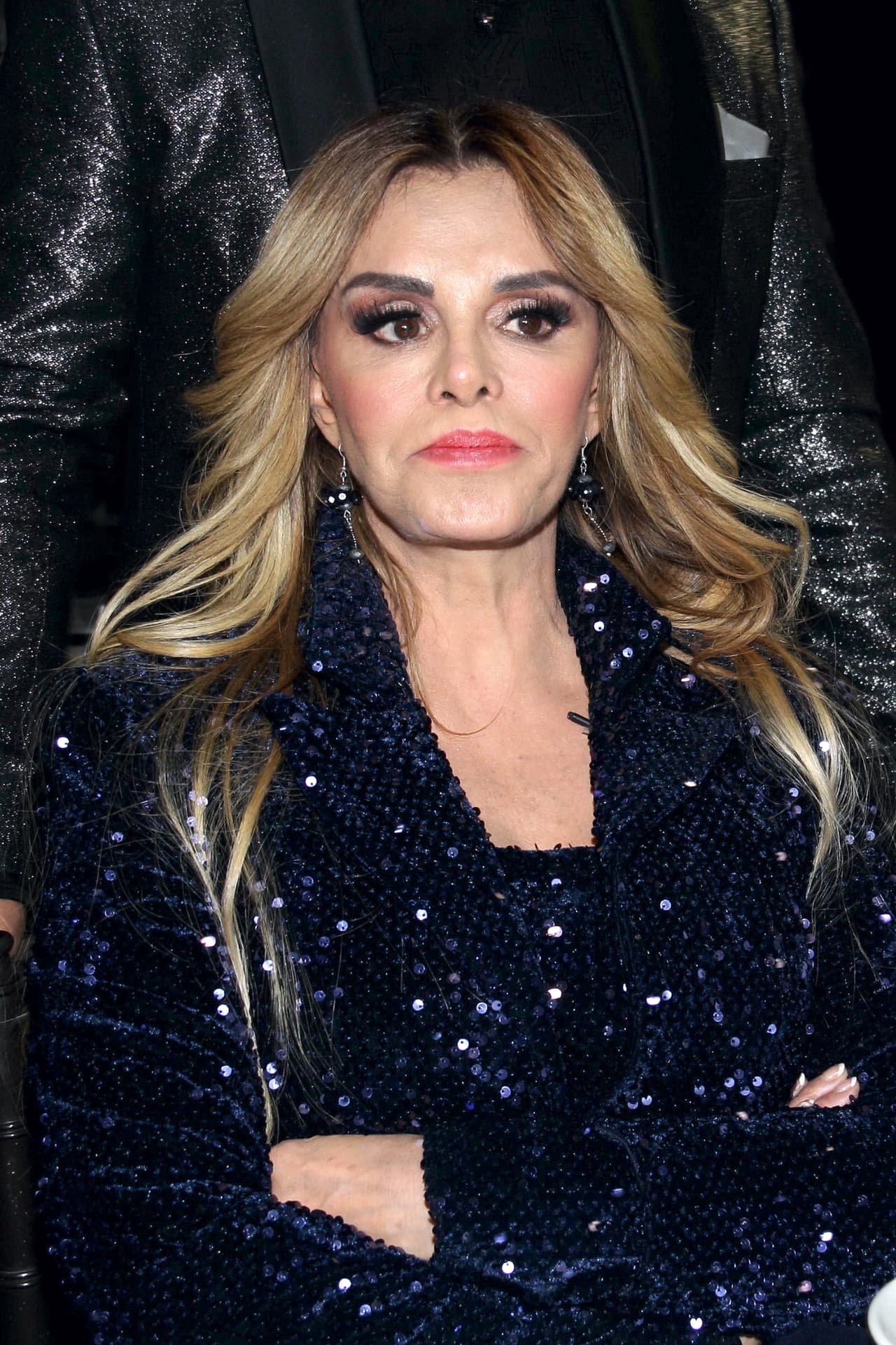 Lucía ha protagonizado y aparecido en numerosas entregas y, a sus 67 años se ha convertido en un ícono de la televisión que enamora a sus fans con su belleza, carisma y talento.