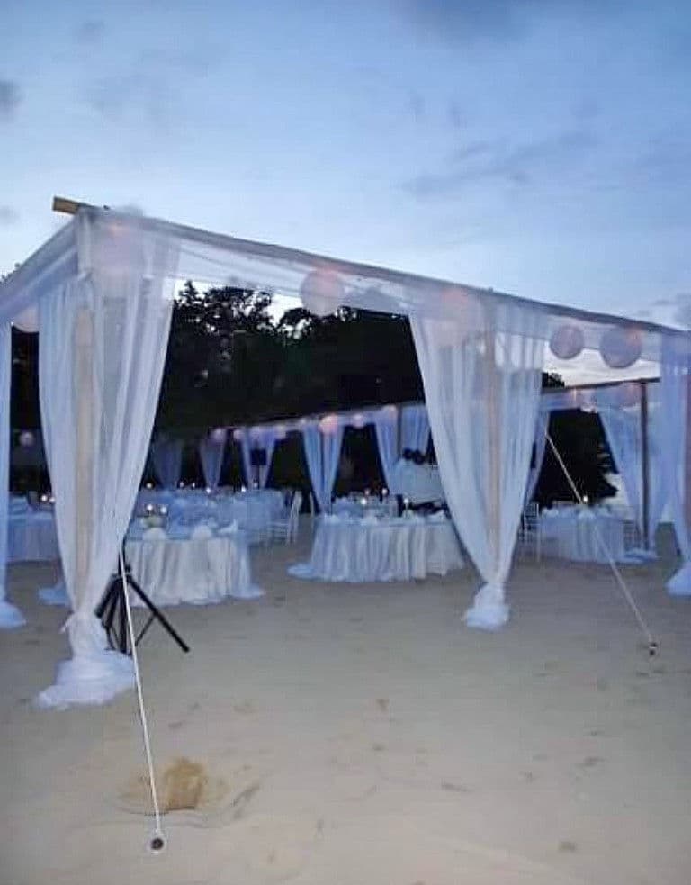 Meghan Markle conoció a su primer esposo en 2004, y se comprometió en 2010.