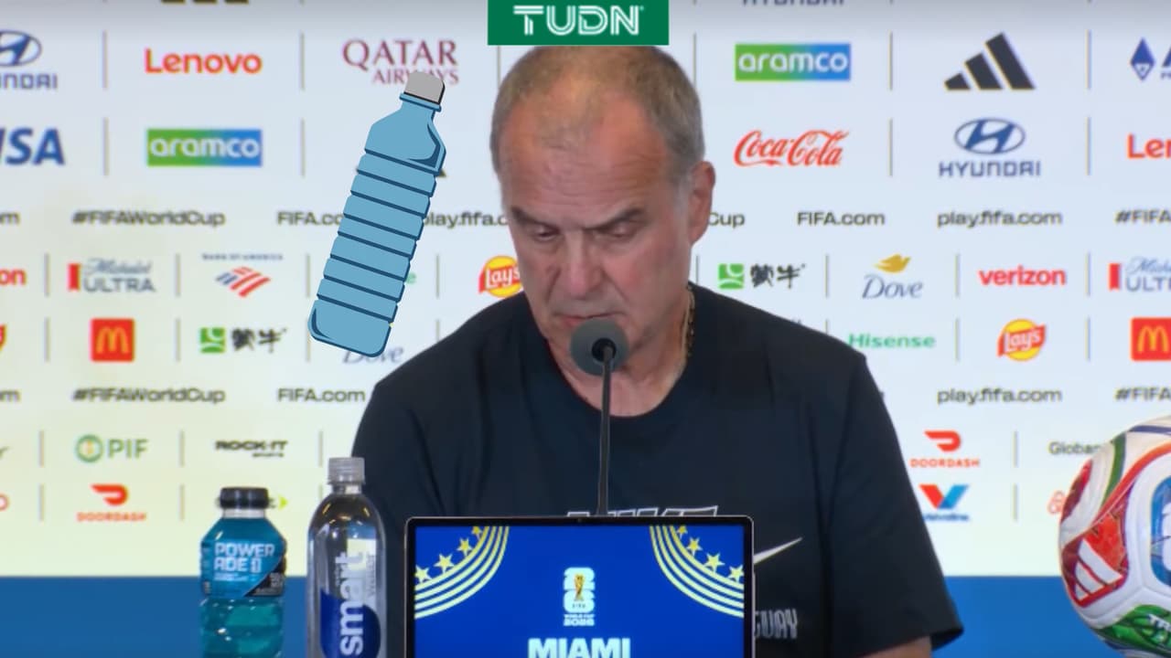 Marcelo Bielsa explota contra las pausas de hidratación: "No le agrega nada y le quita mucho"