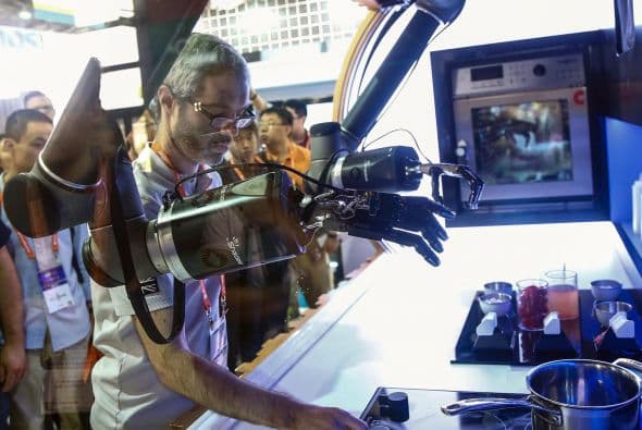 En la CES se presentó un robot chef