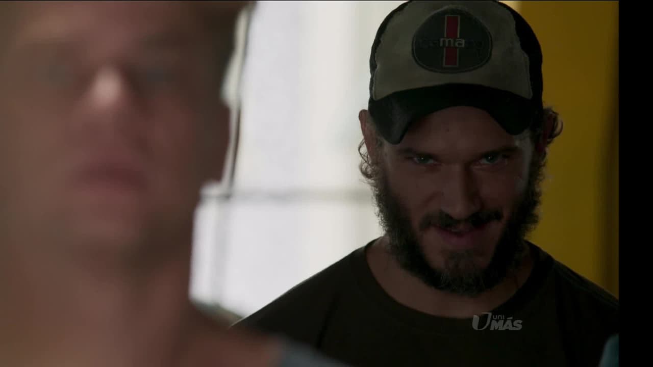 Entonces Dino ya sabía dónde localizar a Eliza para atacarla y mientras ella estaba en una sesión de fotos para un desnudo, Dino apareció aterrorizándola. Gracias a Arturo lo atraparon y corrieron de la sesión.