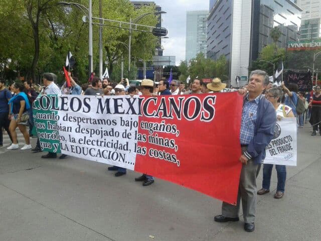 Trabajadores petroleros, presentes en la movilización.