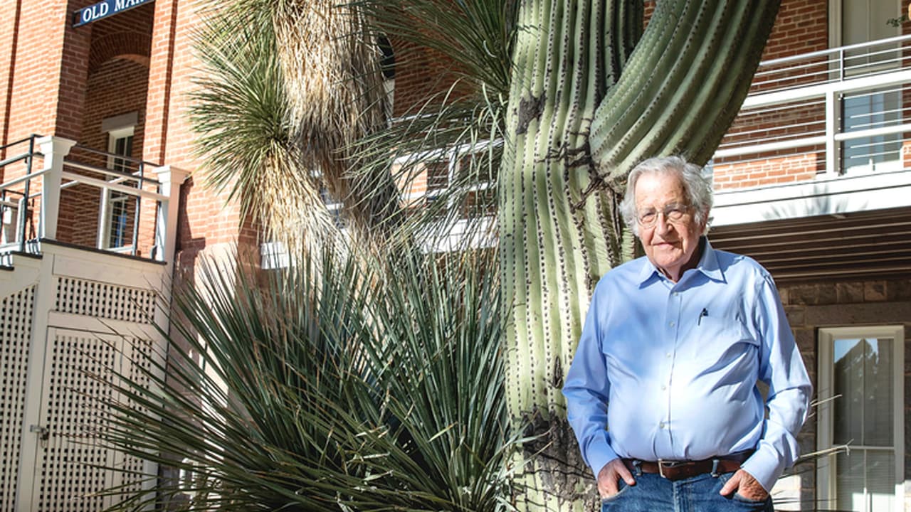 El lingüista Noam Chomsky será catedrático en la Universidad de Arizona