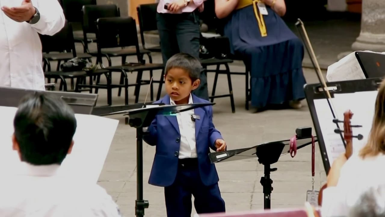 Niño prodigio de Puebla sorprende con talento musical y sueña con dirigir orquesta