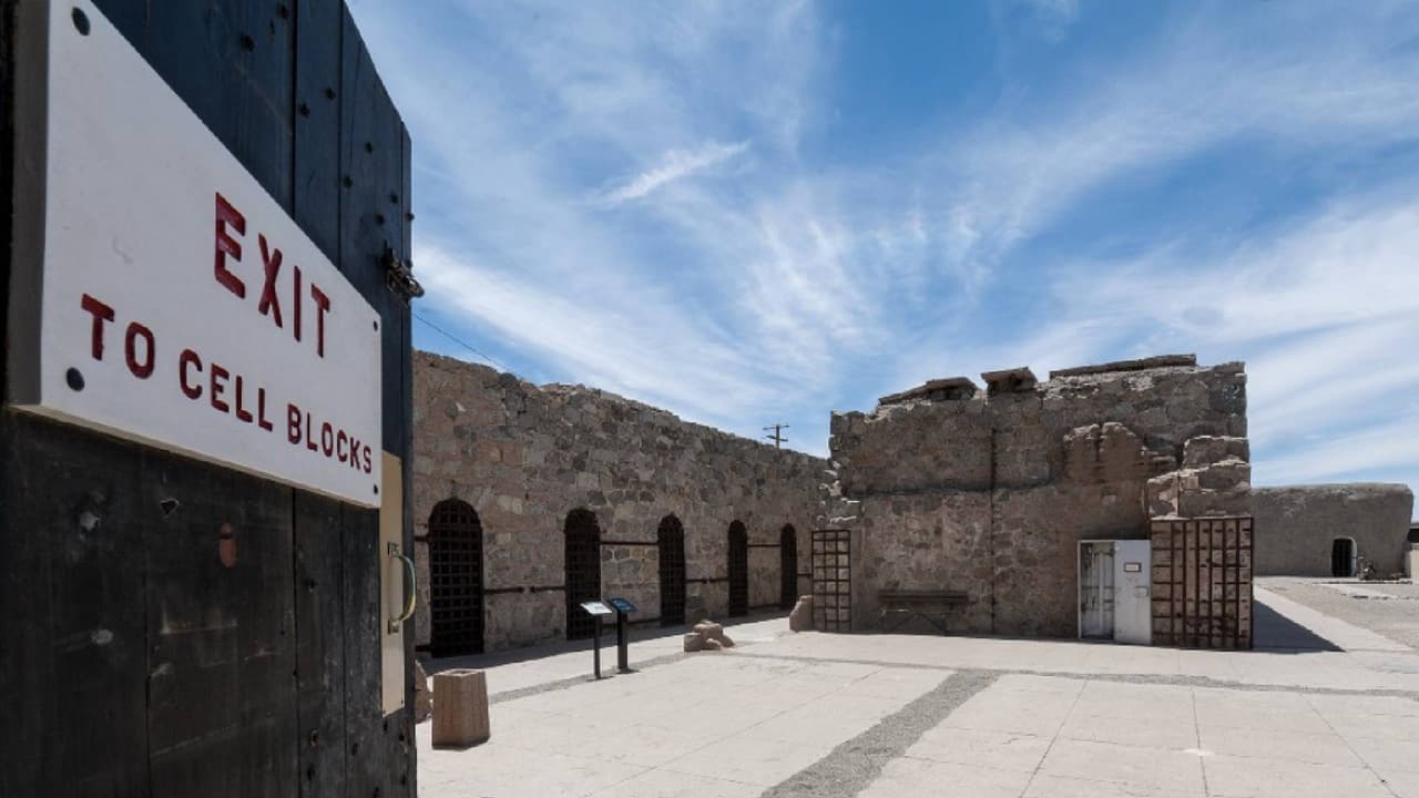 Entre sus paredes albergó a 
<b>más de 3,000 prisioneros </b>a lo largo de los años, de los cuales 111 jamás volvieron a la libertad y murieron en sus instalaciones, dando inicio a un sinfín de leyendas.