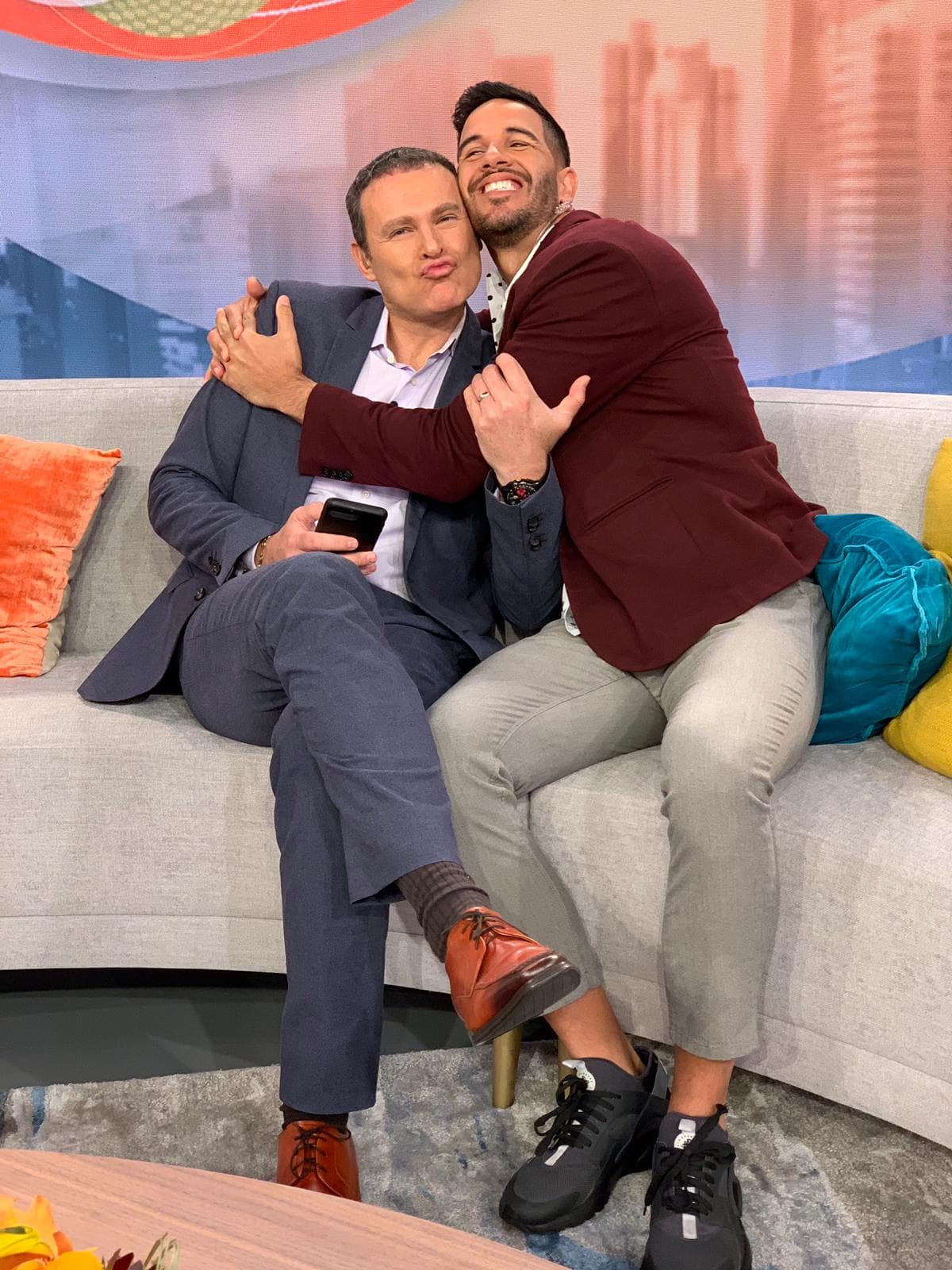 Más que amigos hermanos. Alan Tacher se dejaba querer por todos y nuestro chef Yisus le preparó un desayuno especial.