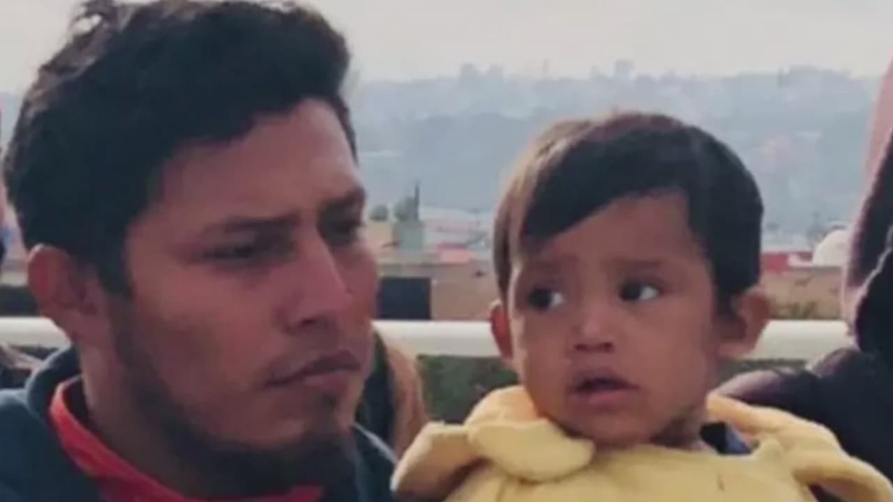 ICE separa a un niño de 1 año de los brazos de su padre en la frontera y no informa sobre su salud