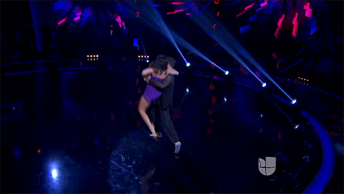 <a href="http://www.univision.com/shows/mira-quien-baila/alejandro-nones-no-tiene-nada-de-villano-en-la-pista-de-baile-video">Alejandro Nones no tiene nada de villano en la pista de baile</a>