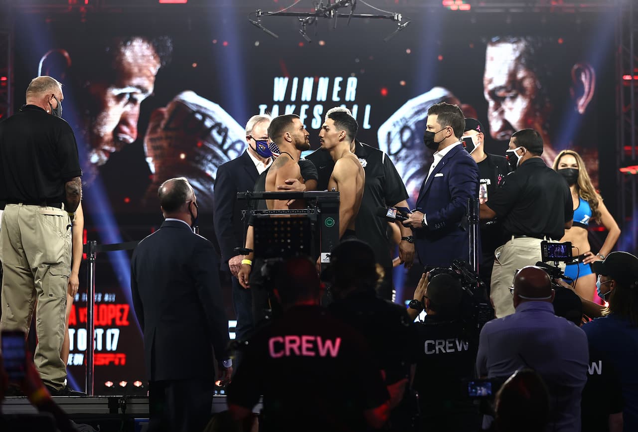 El MGM de Las Vegas enmarcará el combate por la unificación de los títulos CMB, AMB, OMB y FIB; ambos peleadores registraron 135 libras en la báscula.