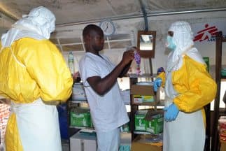 Hasta el momento han muerto 15 profesionales sanitarios debido al ébola.