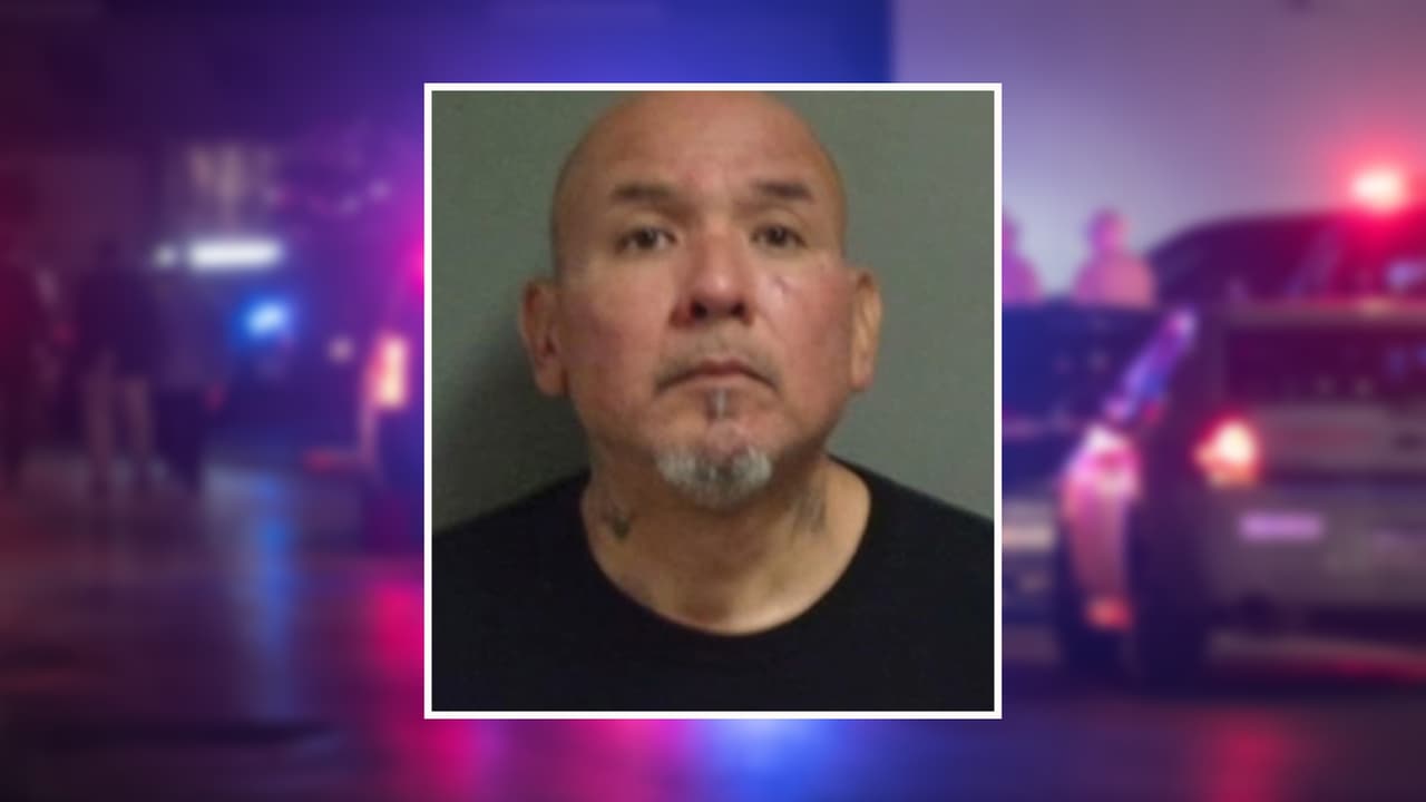 Revocan fianza al acusado de matar a una familia en un carro de golf en Galveston