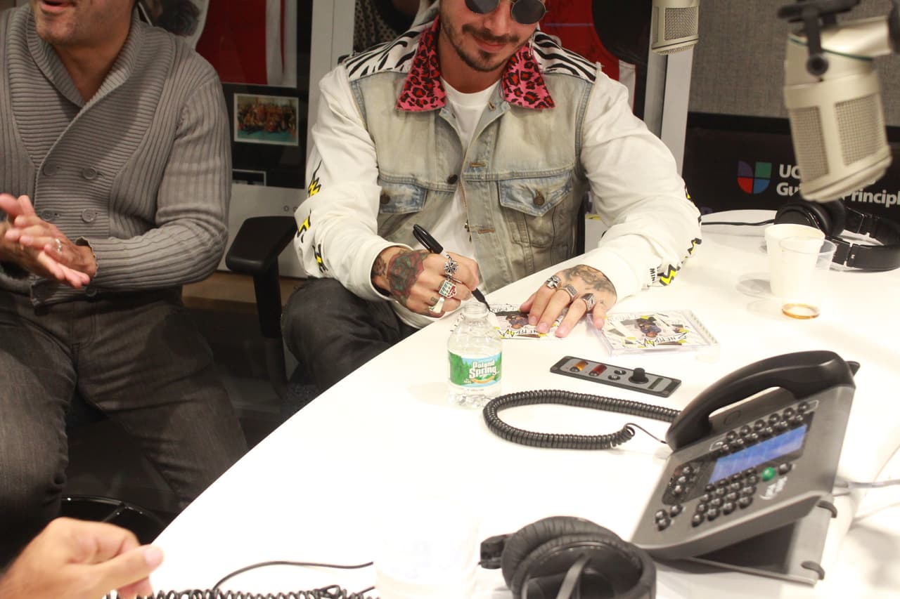 El cantante presentó su nueva propuesta musical "Energía" que cuenta con la participación de artistas como Pharrell Williams, Daddy Yankee y Yandel.