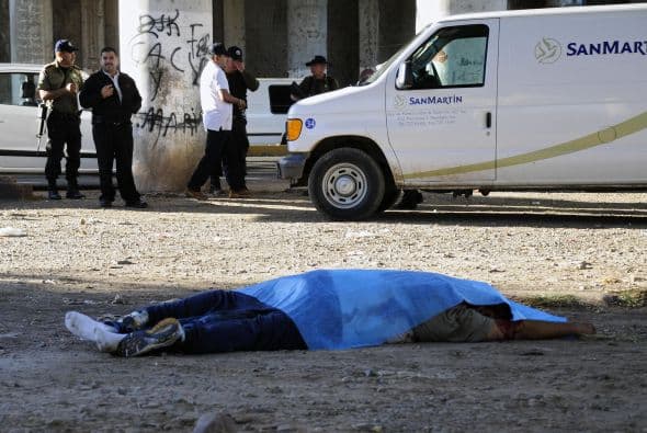 Con casi 15 mil asesinatos, 2010 fue el año más violento en México desde que inició el gobierno del presidente Felipe Calderón en 2006, cuando lanzó una lucha antidrogas en la que sigue apostando por la fuerza militar como pilar de su estrategia.