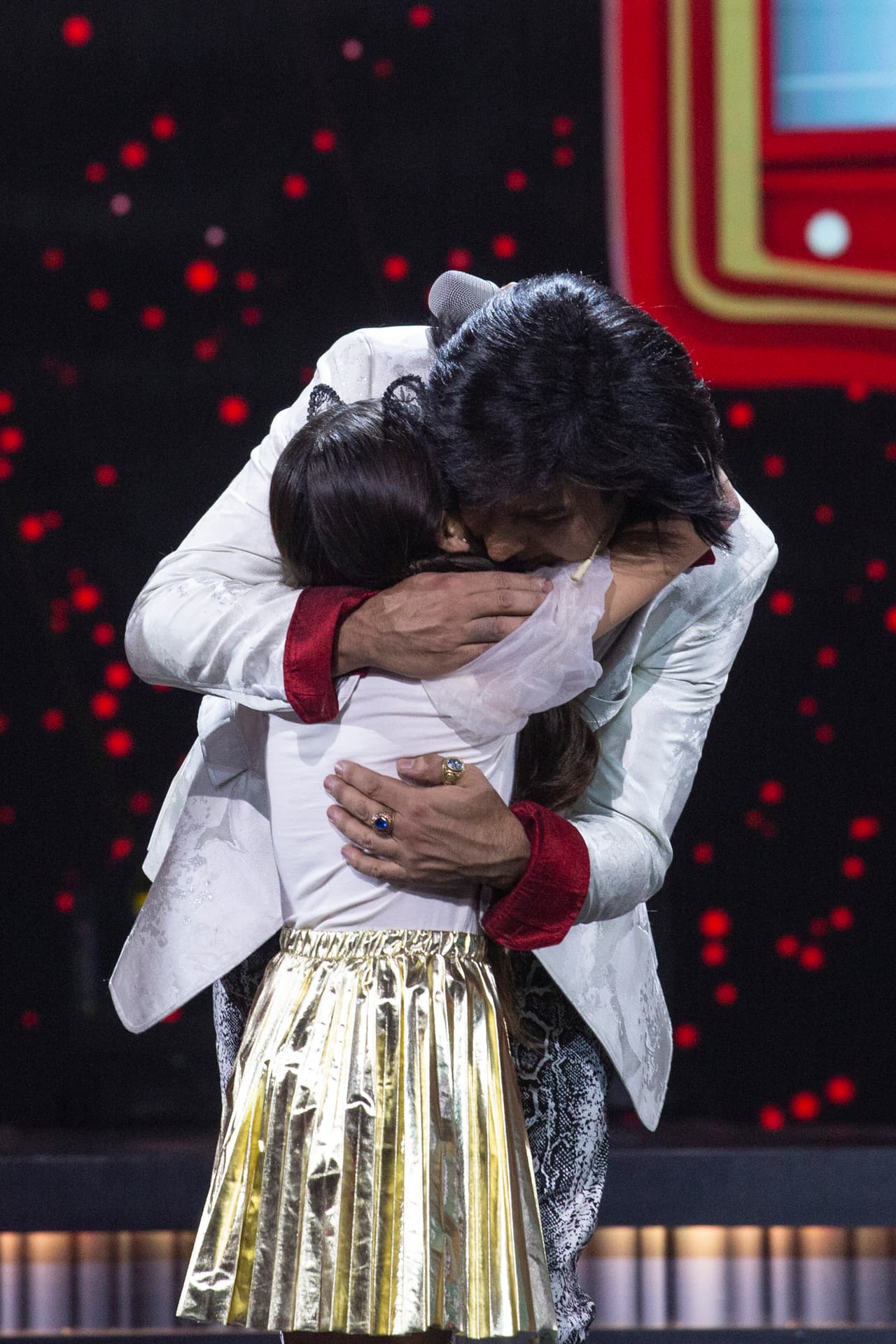 Albertano también consoló a Judith Hernández, quien se enfrentó en un duelo de canto con Mía Rivera, de Mexicali. Para fortuna de Judith fue este mismo juez quien la puso de nuevo en la competencia en la ronda de repechage.