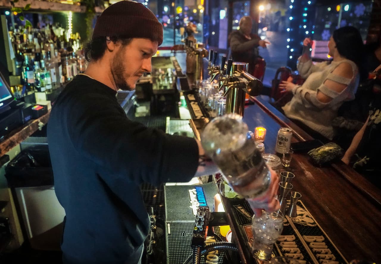 La gobernadora de Nueva York amplía el horario de venta de alcohol durante la Copa Mundial