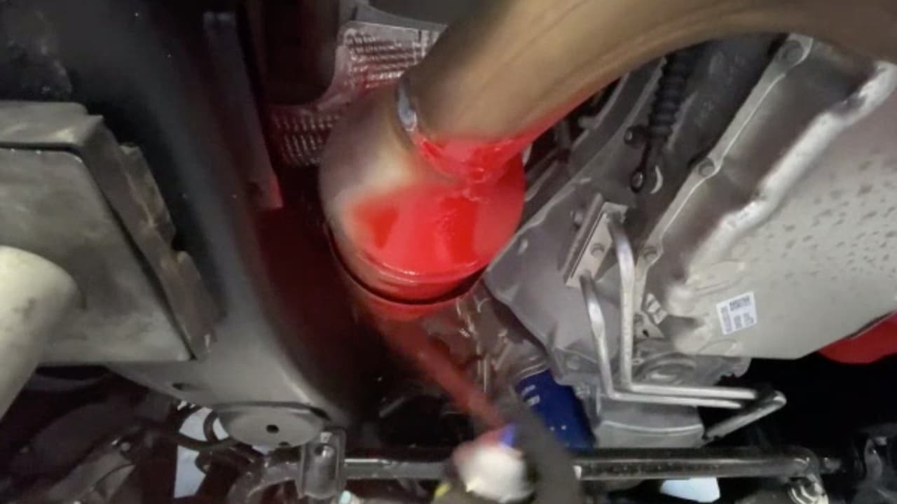 El color es lo que daría una bandera de alerta sobre un robo. "Tecnicamente el centro de reciclaje no lo debe de aceptar si está pintado o está marcado", continuó la sargento Suárez.