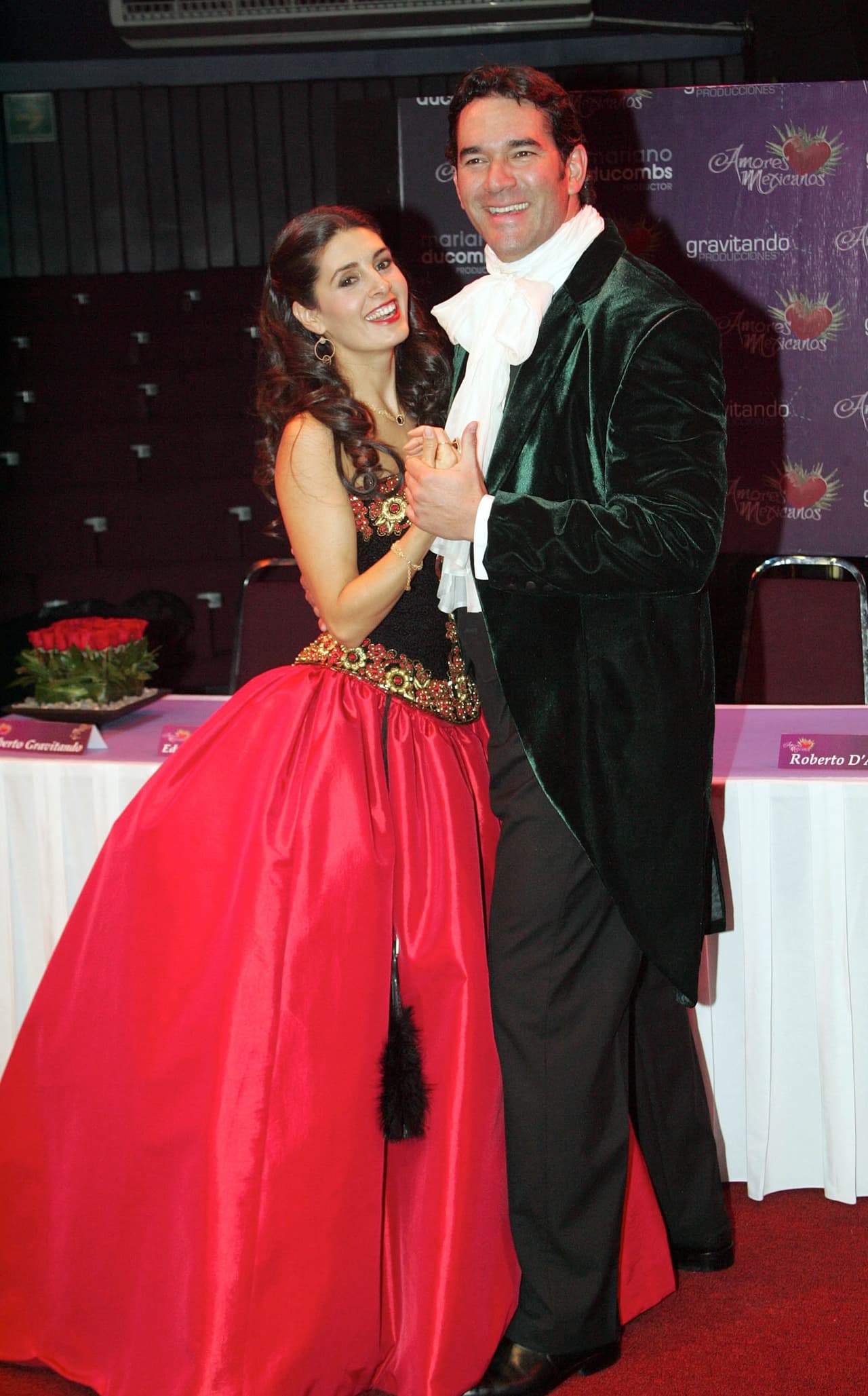 Sin embargo, el actor siguió enamorándose de sus parejas de ficción pues en 2007 dejó a Susana por Mayrín Villanueva, con la que protagonizó 'Yo soy Juan Querendón'.