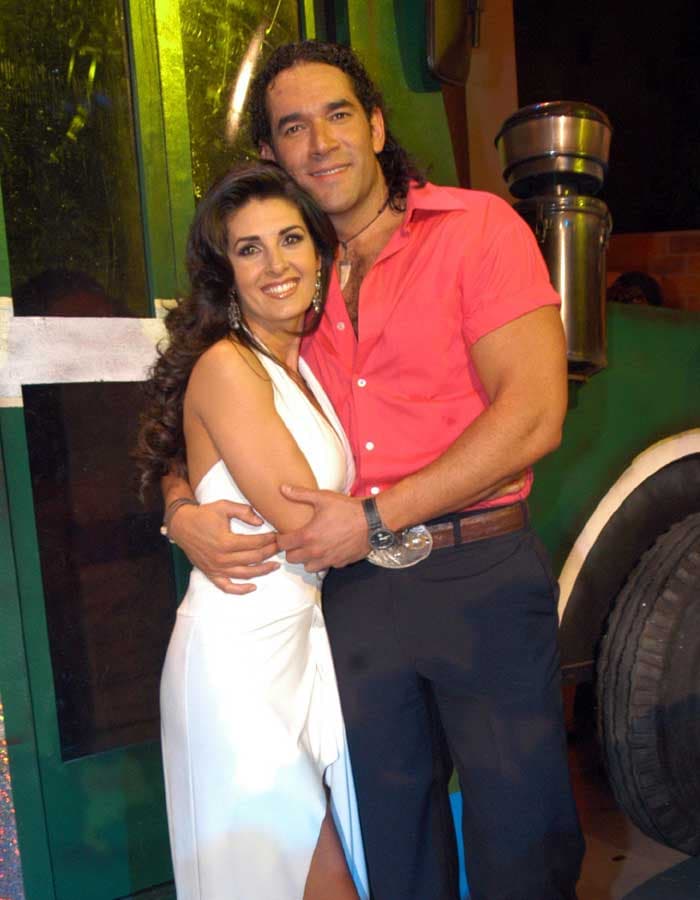 Mayrín terminó su relación con Jorge Poza y poco tiempo después anunció que estaba embarazada de Eduardo. Ellos se casaron en 2009 y hasta la fecha siguen juntos.