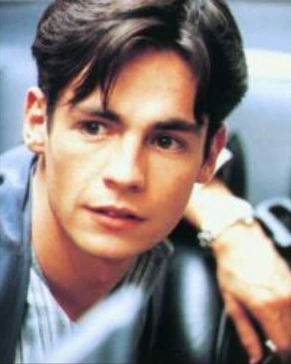 <b>Aitor Iturrioz</b> fue uno de los galanes más asediados en la década de los 90, en
<b>'Mi pequeña traviesa'</b> ganó cientos de fans.