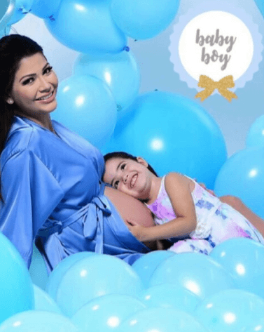 Mientras llegaba el tan esperado momento, Ana Patricia compartió imágenes de una tierna sesión de fotos que realizó junto a su hija Giulietta.