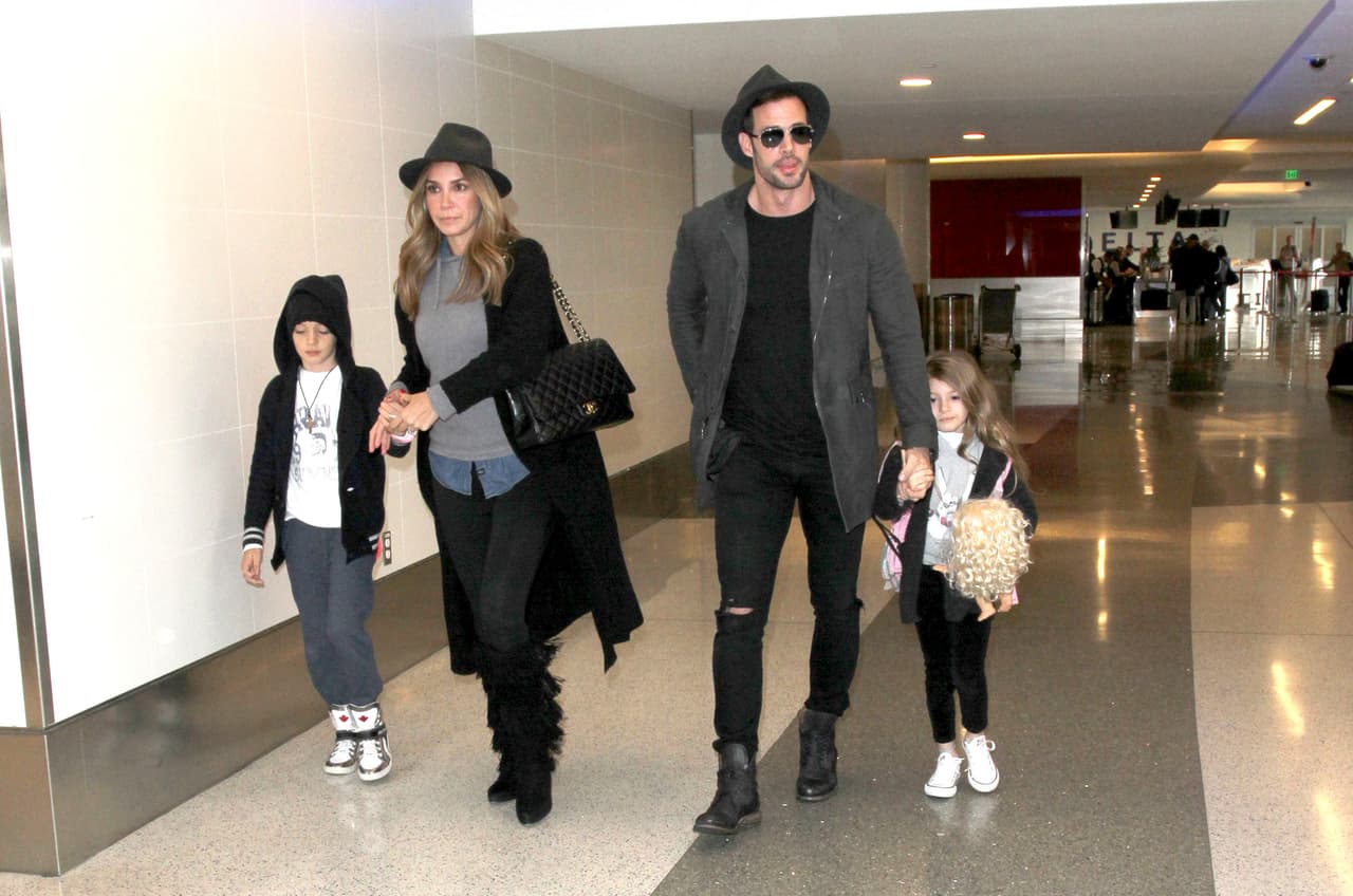 Hasta allá viajó Elizabeth con los niños para visitarlo.