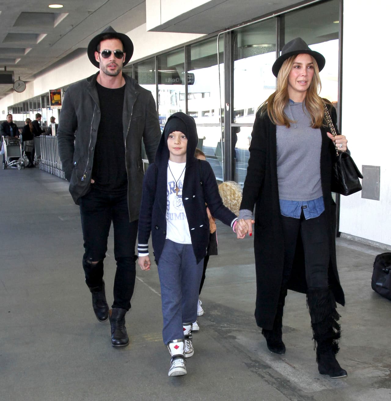 Tras cuatro años de relación, en 2006 la pareja recibió a su primer hijo: Christopher Alexander. Al poco tiempo, William Levy empezó a trabajar en México de la mano de la productora Carla Estrada quien le dio la oportunidad al cubano para participar en la telenovela 'Pasión', lo que provocó que William cambiara de residencia y se mantuviera separado de su familia por lapsos prolongados.