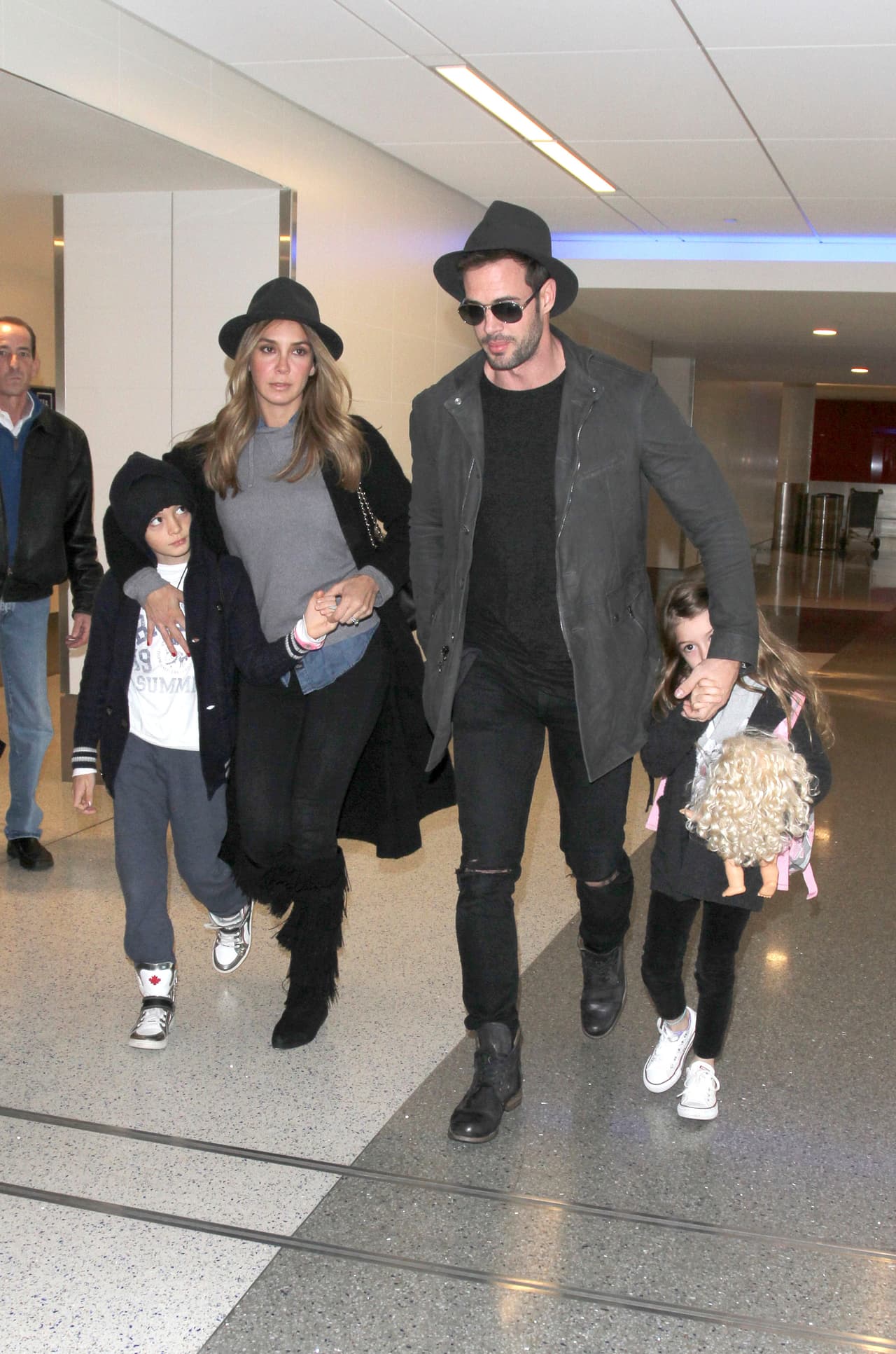 William recién terminó de filmar la última 'Resident Evil' en Sudáfrica.