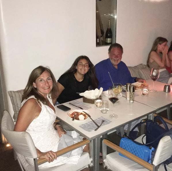 Nada como una rica cena en familia.