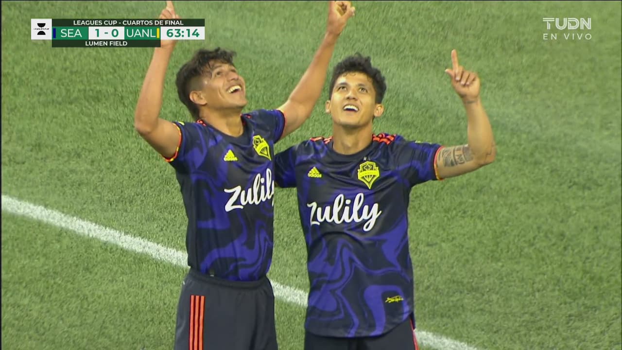 ¿Y la defensa de Tigres? Freddy Montero remata solo y pone el 2-0