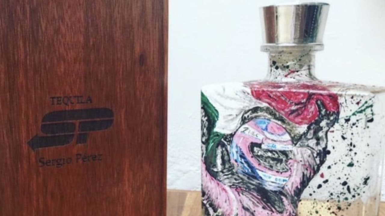 El padre de Sergio Pérez regalará botellas de tequila 