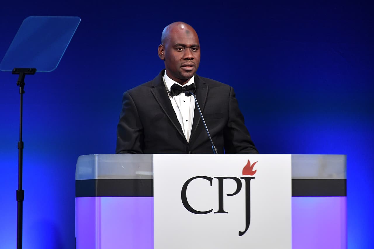 <b>El camerunés Ahmed Abba</b>, corresponsal Radio Francia Internacional había sido galardonado en 2017. No puedo asistir ese año al evento del CPJ porque el gobierno de su país lo mantenía arrestado desde 2015.